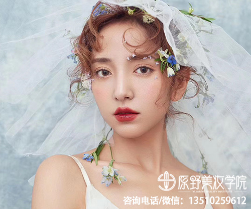 深圳較好的學(xué)美容美甲化妝排名