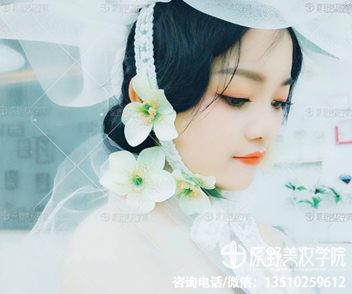 哪家比較大的半永久化妝美甲培訓(xùn)學(xué)校排名比較靠前